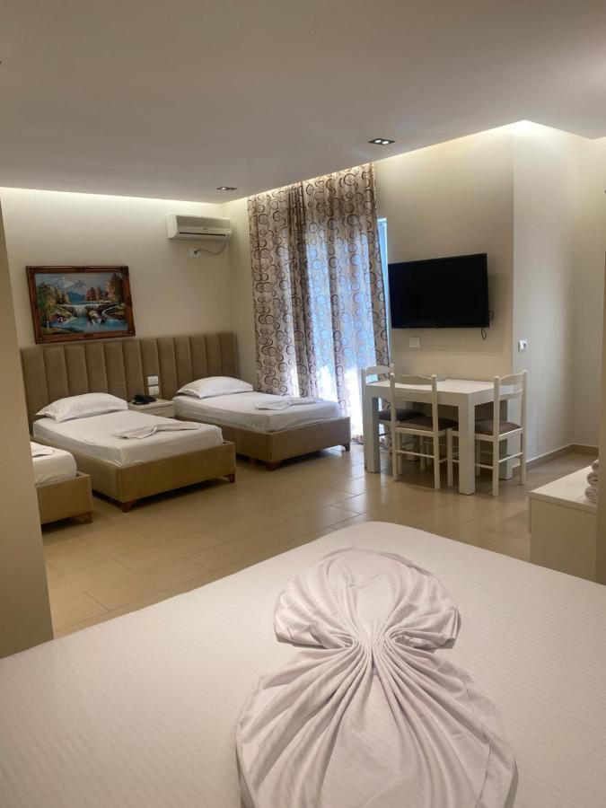 Hotel Vila Mare Durres Exterior photo